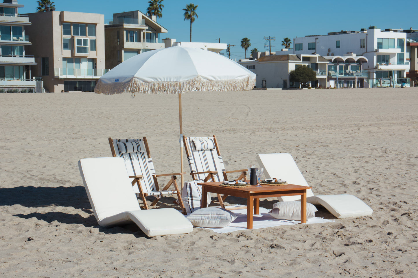 Santa Monica Picnic Company Rental Service for Los Angeles Beach Events and Experiences