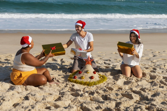 How to Host a Magical Beach Christmas in Warm Weather