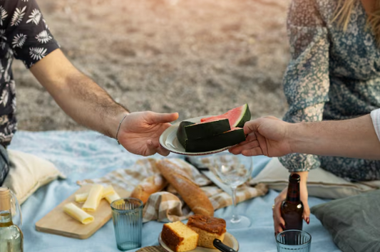 Beach Picnic vs. Cabana: Which Is Right for You?